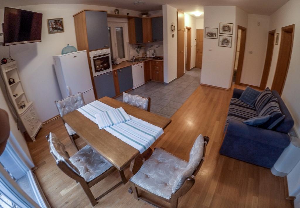 Apartments Car Kampor Δωμάτιο φωτογραφία
