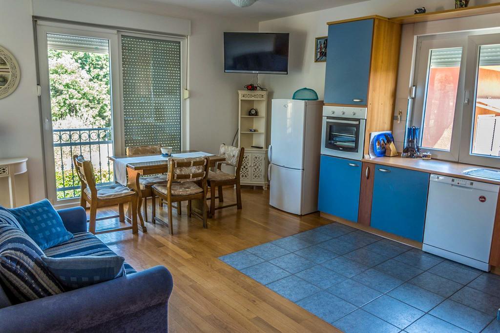 Apartments Car Kampor Δωμάτιο φωτογραφία