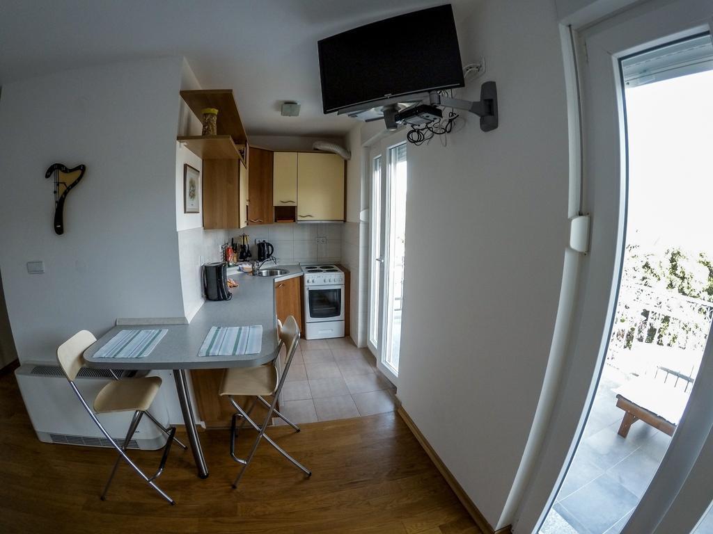 Apartments Car Kampor Δωμάτιο φωτογραφία
