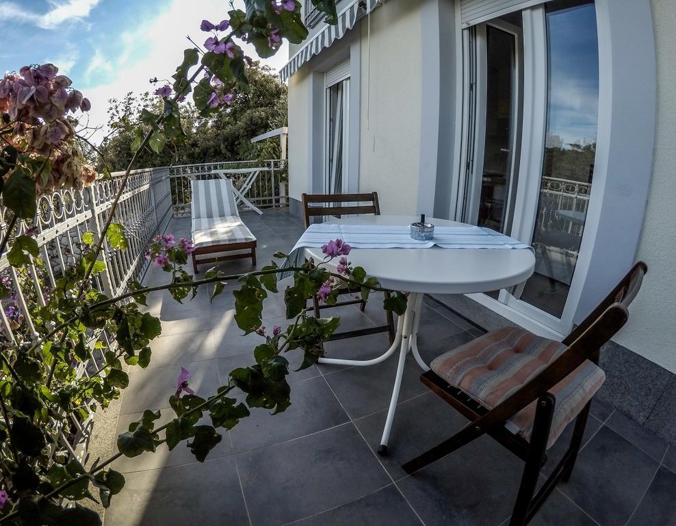 Apartments Car Kampor Δωμάτιο φωτογραφία